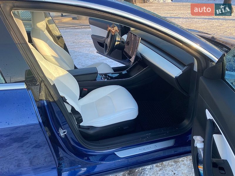Седан Tesla Model 3 2019 в Житомире