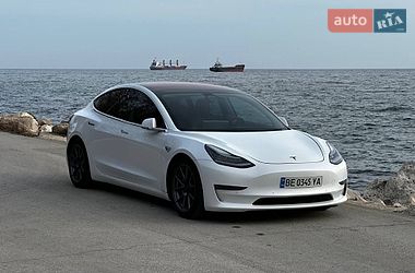 Седан Tesla Model 3 2018 в Кропивницькому