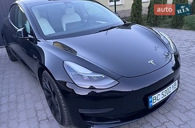 Седан Tesla Model 3 2022 в Львове