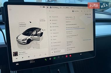 Седан Tesla Model 3 2022 в Львове