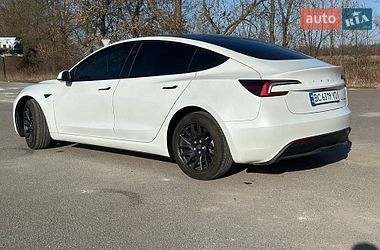 Седан Tesla Model 3 2024 в Львове