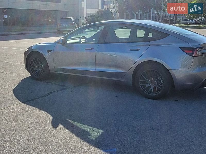 Седан Tesla Model 3 2025 в Запорожье