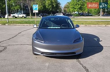Седан Tesla Model 3 2025 в Запорожье