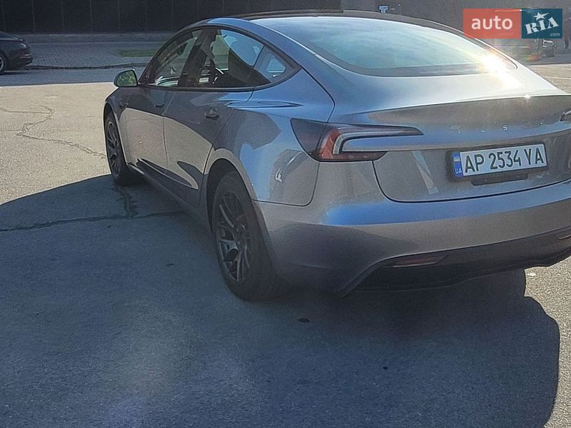 Седан Tesla Model 3 2025 в Запорожье