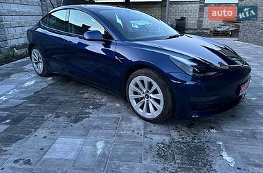 Седан Tesla Model 3 2022 в Киеве