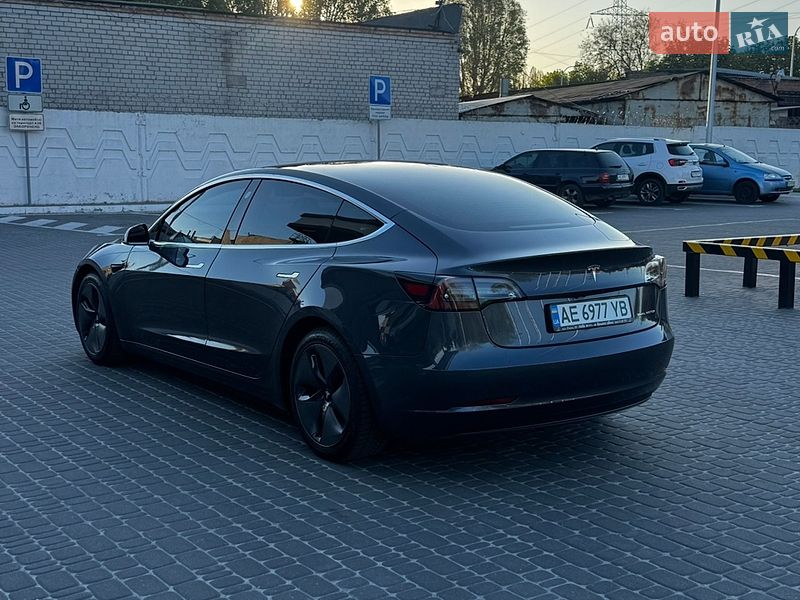 Седан Tesla Model 3 2020 в Днепре