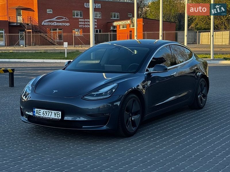 Седан Tesla Model 3 2020 в Днепре