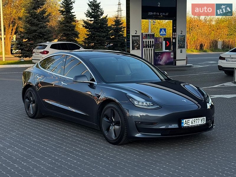 Седан Tesla Model 3 2020 в Днепре