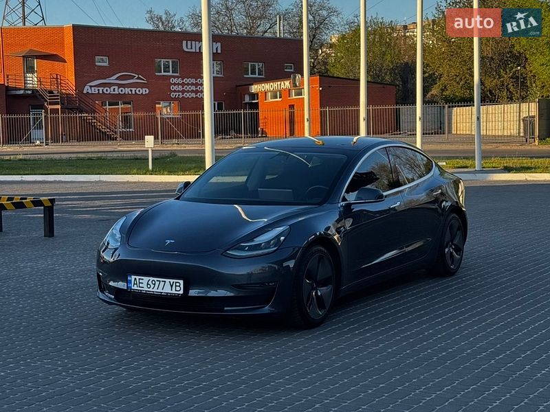 Седан Tesla Model 3 2020 в Днепре