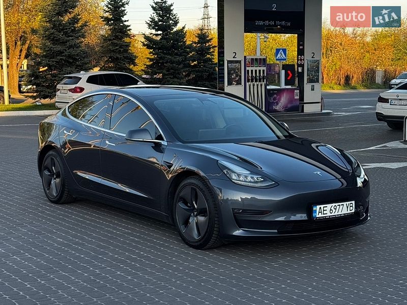 Седан Tesla Model 3 2020 в Днепре