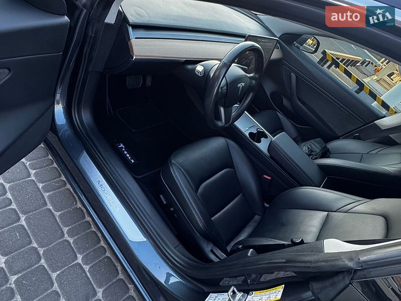 Седан Tesla Model 3 2020 в Днепре