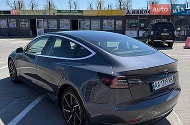 Седан Tesla Model 3 2018 в Киеве