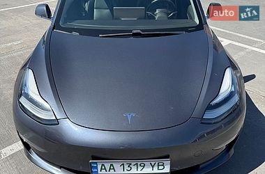 Седан Tesla Model 3 2018 в Киеве