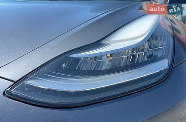 Седан Tesla Model 3 2018 в Киеве