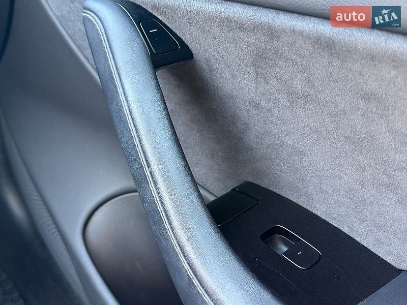 Седан Tesla Model 3 2018 в Киеве