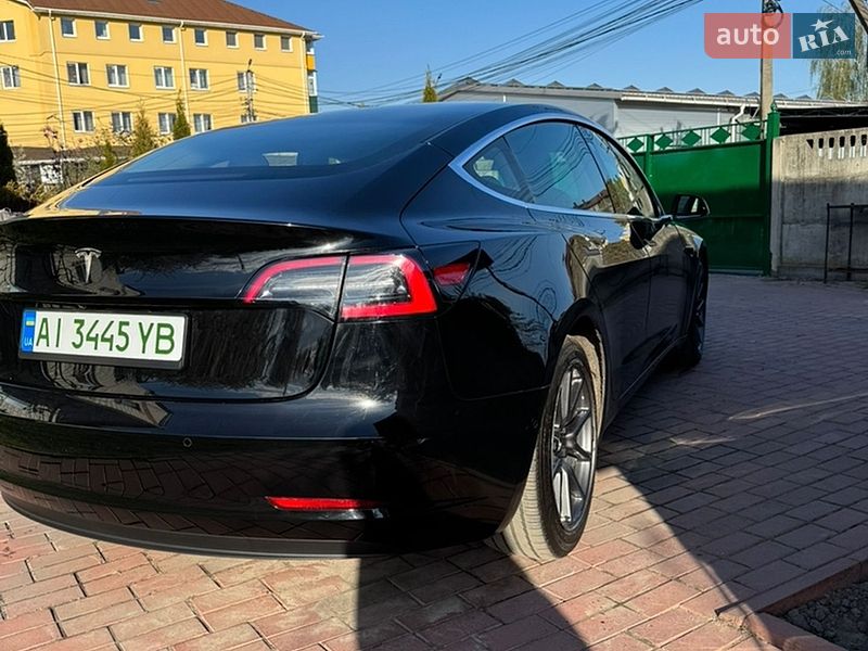 Седан Tesla Model 3 2019 в Києві