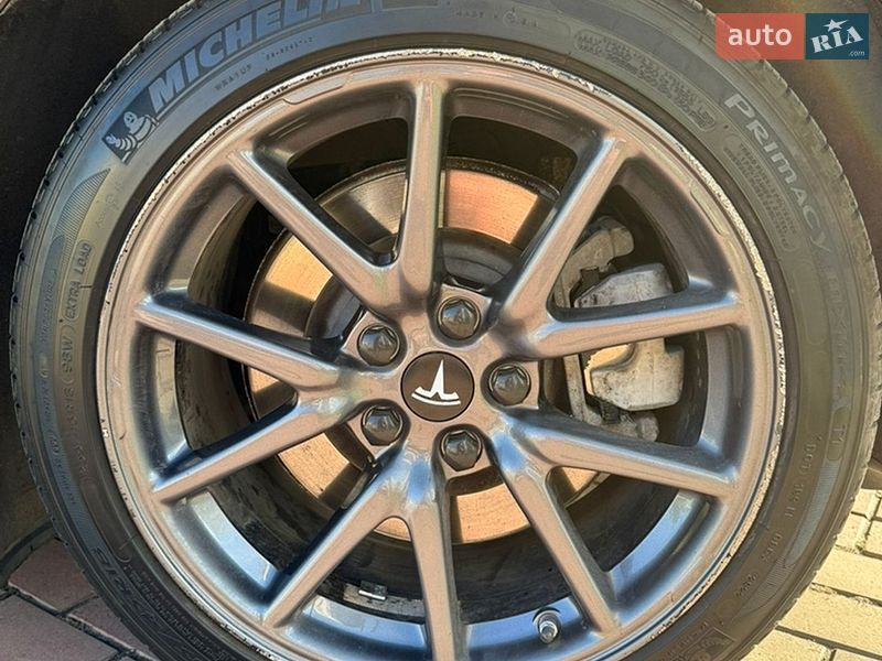 Седан Tesla Model 3 2019 в Києві