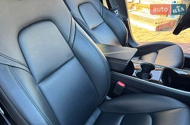 Седан Tesla Model 3 2019 в Києві