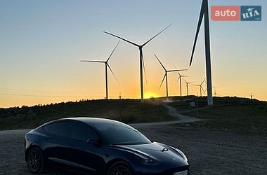 Седан Tesla Model 3 2021 в Львове