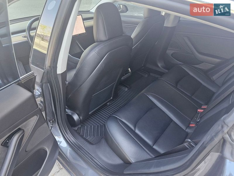 Седан Tesla Model 3 2019 в Ивано-Франковске