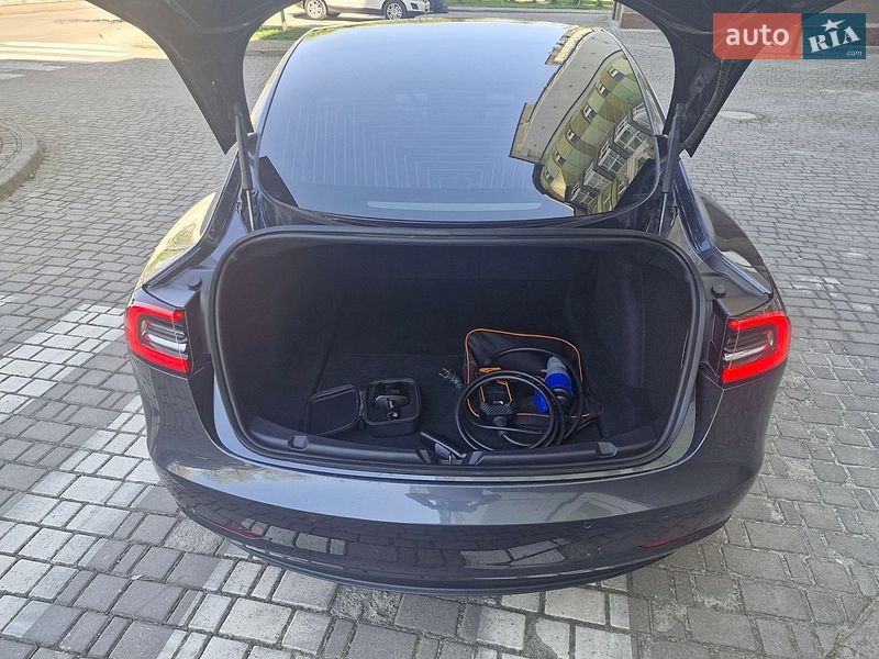 Седан Tesla Model 3 2019 в Ивано-Франковске