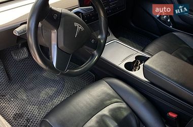 Седан Tesla Model 3 2017 в Луцьку