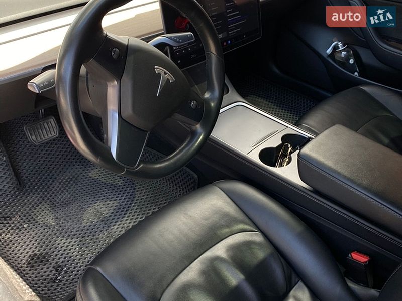 Седан Tesla Model 3 2017 в Луцьку