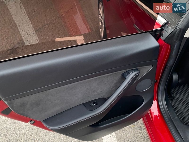 Седан Tesla Model 3 2017 в Луцьку