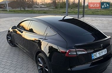 Седан Tesla Model 3 2018 в Врадиевке