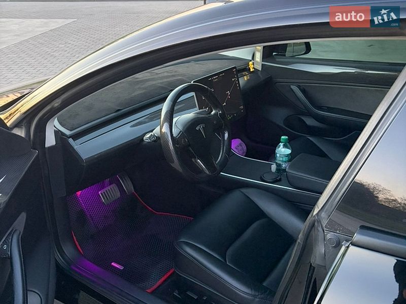 Седан Tesla Model 3 2018 в Врадиевке