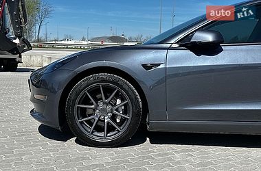Седан Tesla Model 3 2022 в Львові