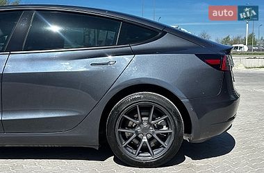 Седан Tesla Model 3 2022 в Львові