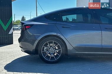 Седан Tesla Model 3 2022 в Львові