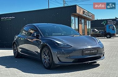 Седан Tesla Model 3 2022 в Львові
