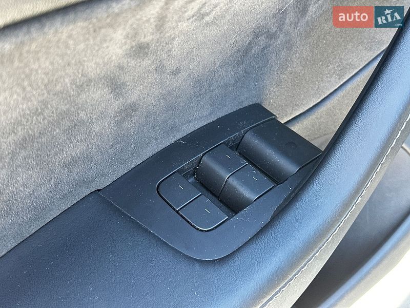 Седан Tesla Model 3 2022 в Львові