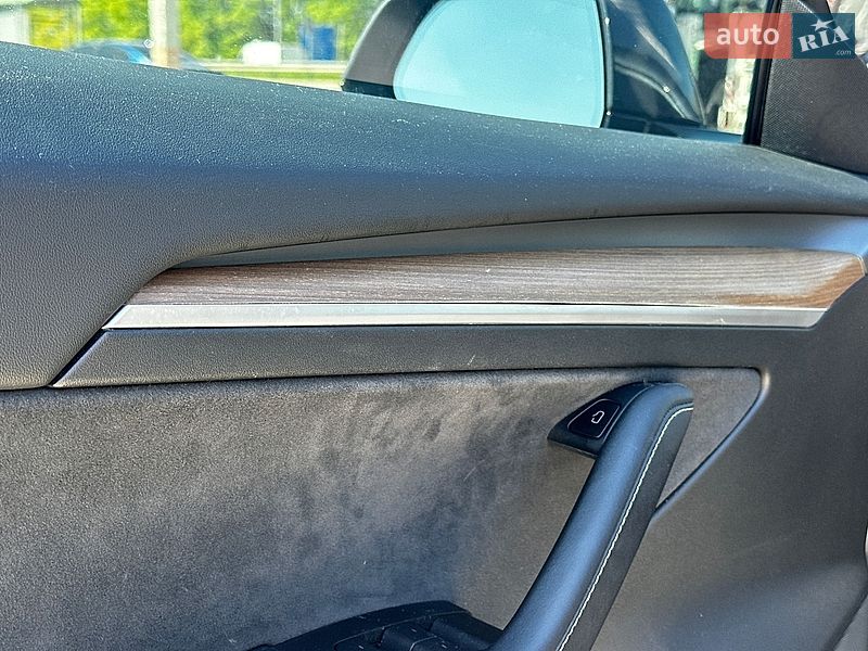 Седан Tesla Model 3 2022 в Львові