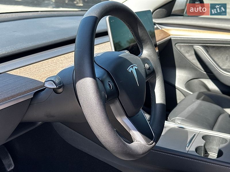 Седан Tesla Model 3 2022 в Львові