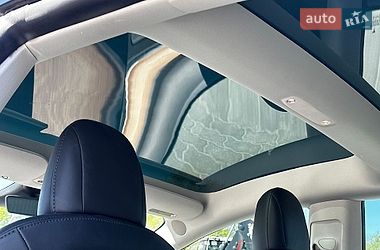Седан Tesla Model 3 2022 в Львові