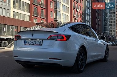 Седан Tesla Model 3 2021 в Ивано-Франковске