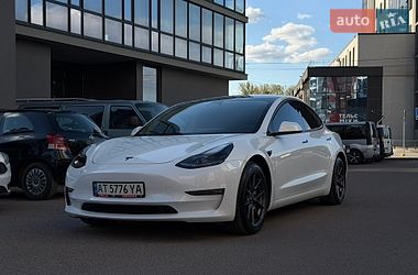 Седан Tesla Model 3 2021 в Ивано-Франковске