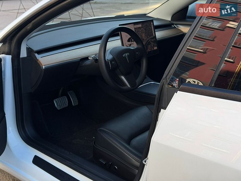 Седан Tesla Model 3 2021 в Ивано-Франковске
