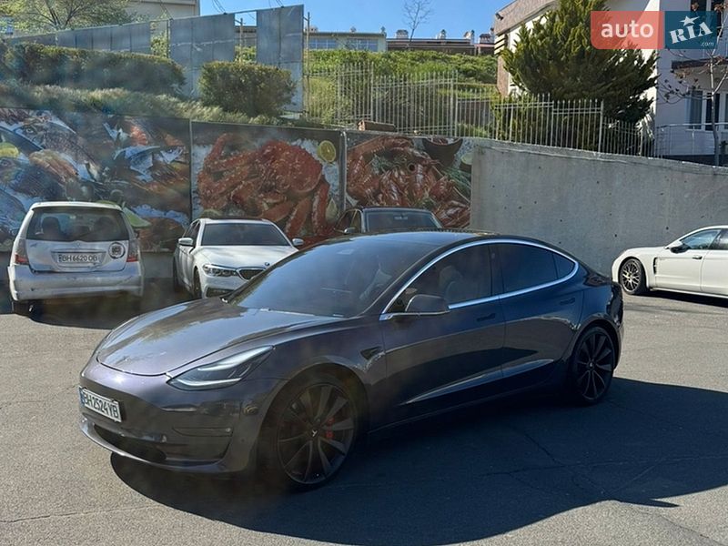 Седан Tesla Model 3 2020 в Одессе