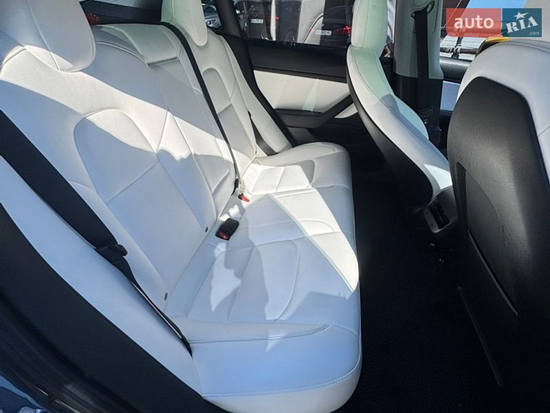 Седан Tesla Model 3 2020 в Одессе