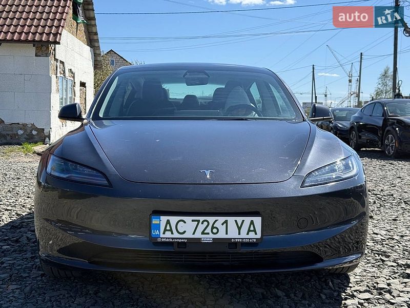 Седан Tesla Model 3 2024 в Луцьку