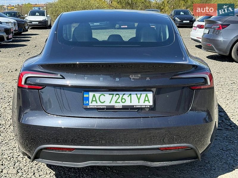 Седан Tesla Model 3 2024 в Луцьку