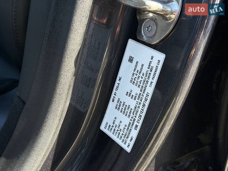 Седан Tesla Model 3 2024 в Луцьку