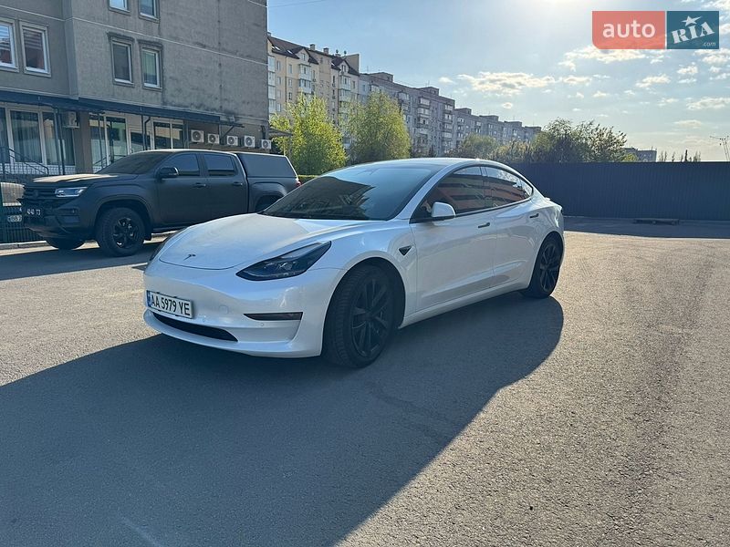 Седан Tesla Model 3 2021 в Дніпрі