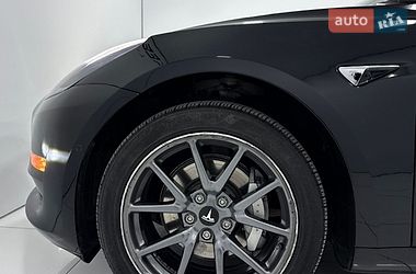 Седан Tesla Model 3 2019 в Одесі