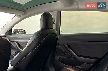 Седан Tesla Model 3 2019 в Одесі