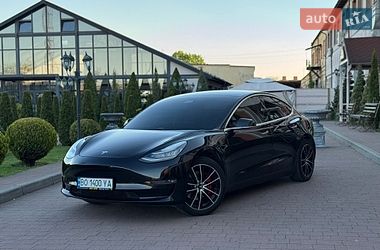 Седан Tesla Model 3 2019 в Стрию